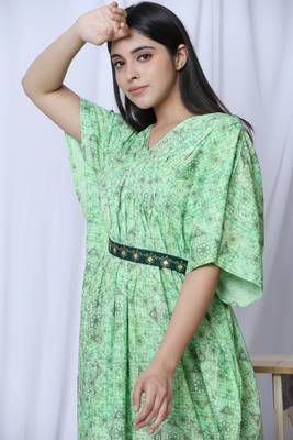 Green Printed Kaftan With Embroidered Belt 4
