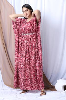 Maroon Printed Kaftan With Embroidered Belt 2