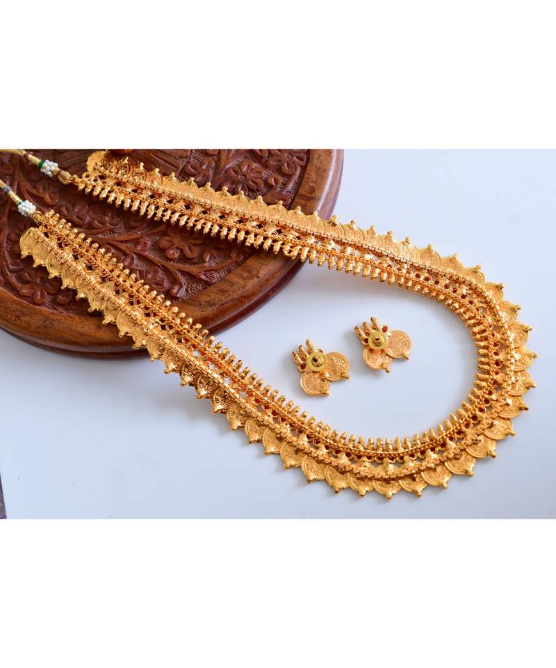 red goldplated Copper Alloy   haar  with    pair of earring