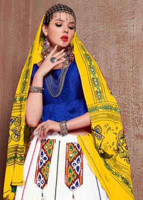 White And Yellow Gujarati Gamthi Hand Embroidered Cotton Semi Stitched Navratri Lehenga 2