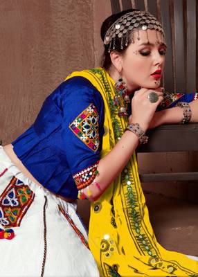 White And Yellow Gujarati Gamthi Hand Embroidered Cotton Semi Stitched Navratri Lehenga 4
