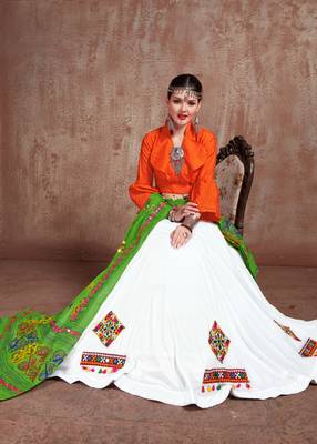 White Gujarati Gamthi Hand Embroidered Cotton Chaniya Choli For Navratri 2