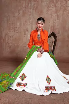 White Gujarati Gamthi Hand Embroidered Cotton Chaniya Choli For Navratri