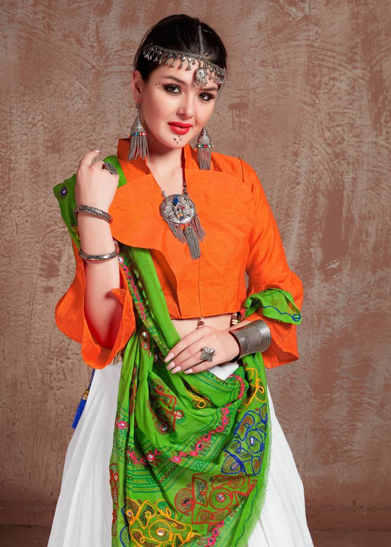 White Gujarati Gamthi Hand Embroidered Cotton Chaniya Choli For Navratri