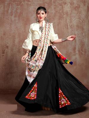 Black gujarati gamthi hand embroidered taffeta silk navratri lehenga design collection 1