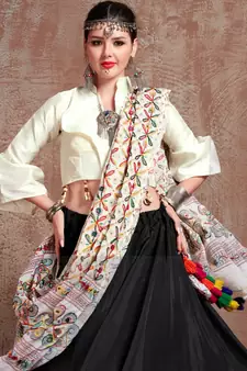 Black gujarati gamthi hand embroidered taffeta silk navratri lehenga design collection