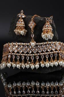 Gold Plated Kundan  Studded Necklace Set With Earrings