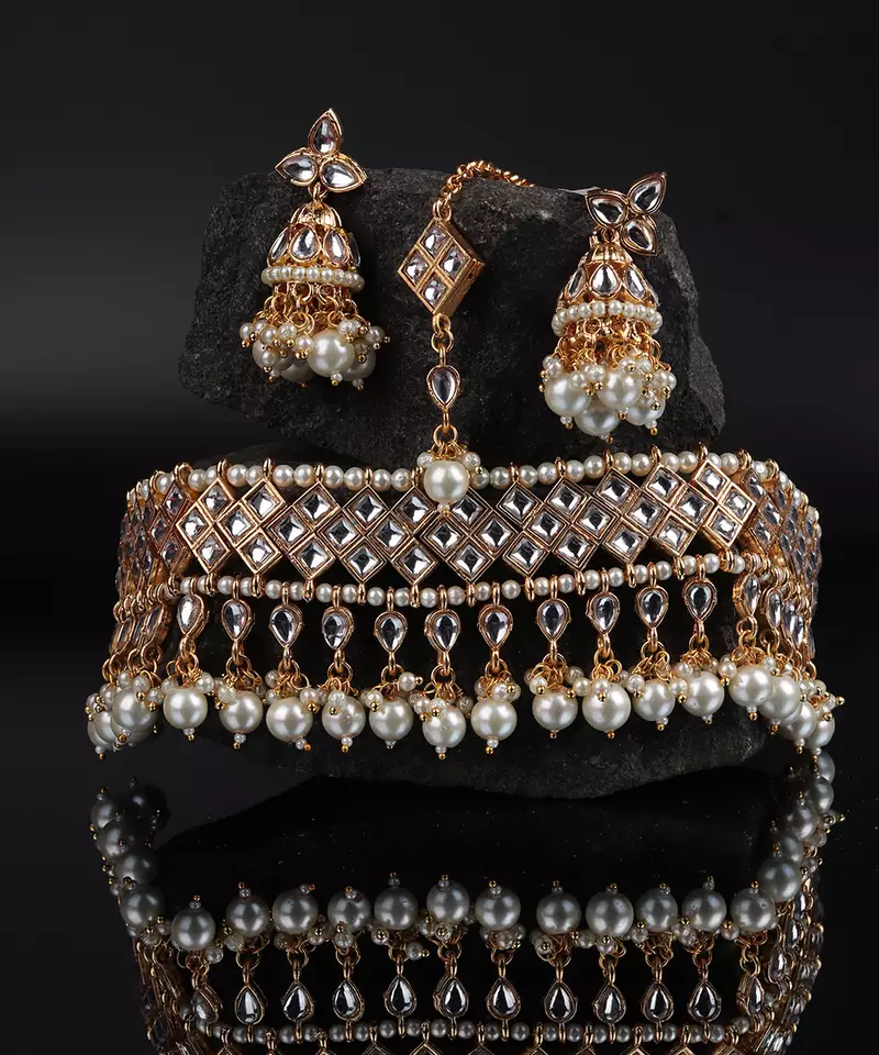 Gold Plated Kundan  Studded Necklace Set With Earrings