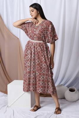 Multicolored Printed Kaftan With Embroidered Belt 3