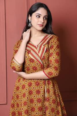 Mustard Printed Kurta And Bottom 3