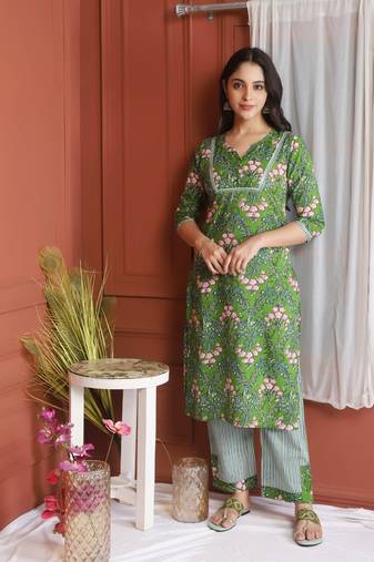 GREEN PRINTED KURTA AND BOTTOM