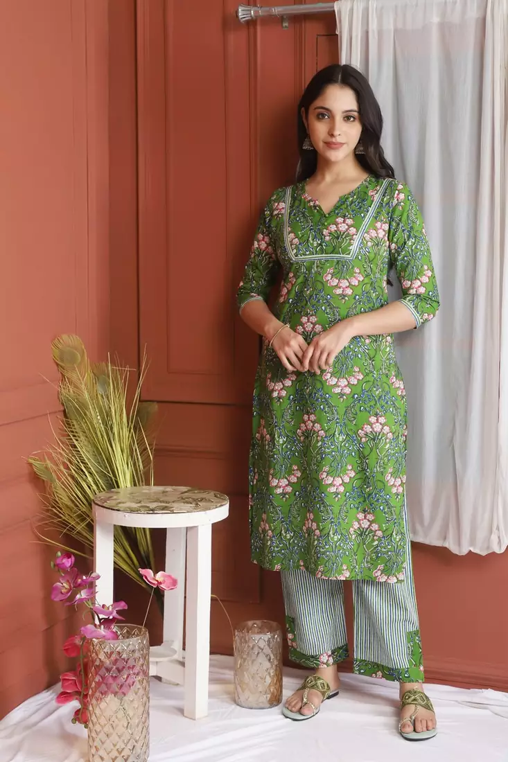 GREEN PRINTED KURTA AND BOTTOM
