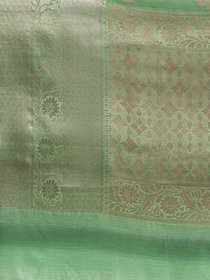 Green silk woven saree with blouse 5