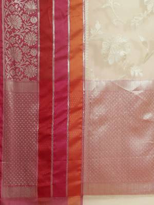 Grey silk woven saree with blouse 4