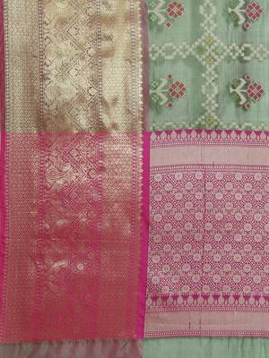 Green Art Silk woven saree with blouse 4