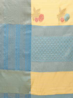Gold silk woven saree with blouse 5