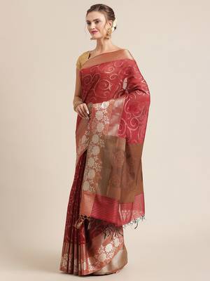 Red cotton woven saree with blouse 3