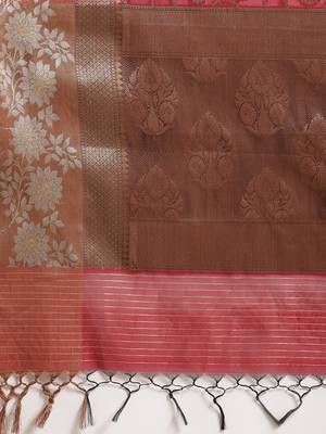 Red cotton woven saree with blouse 5