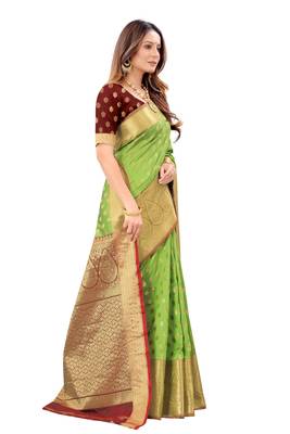 Parrot green woven banarasi silk saree with blouse 3