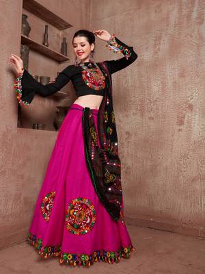 Pink Gujarati Gamthi Hand Embroidered Cotton Indian Traditional Dandiya Raas Garba Ghagra Choli For Navratri 1