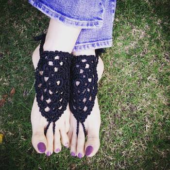 Blacky Feet thongs 1