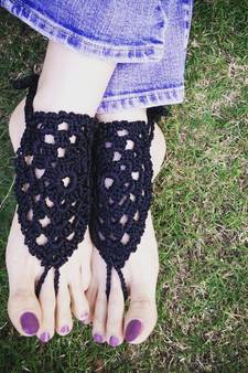 Blacky Feet thongs
