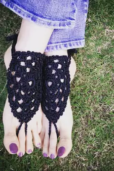 Blacky Feet thongs