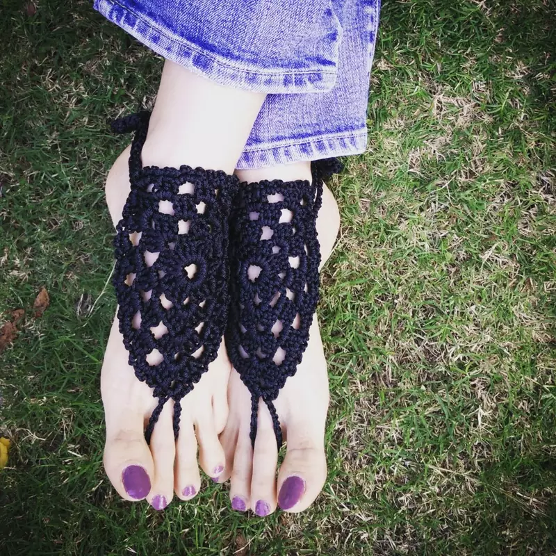 Blacky Feet thongs