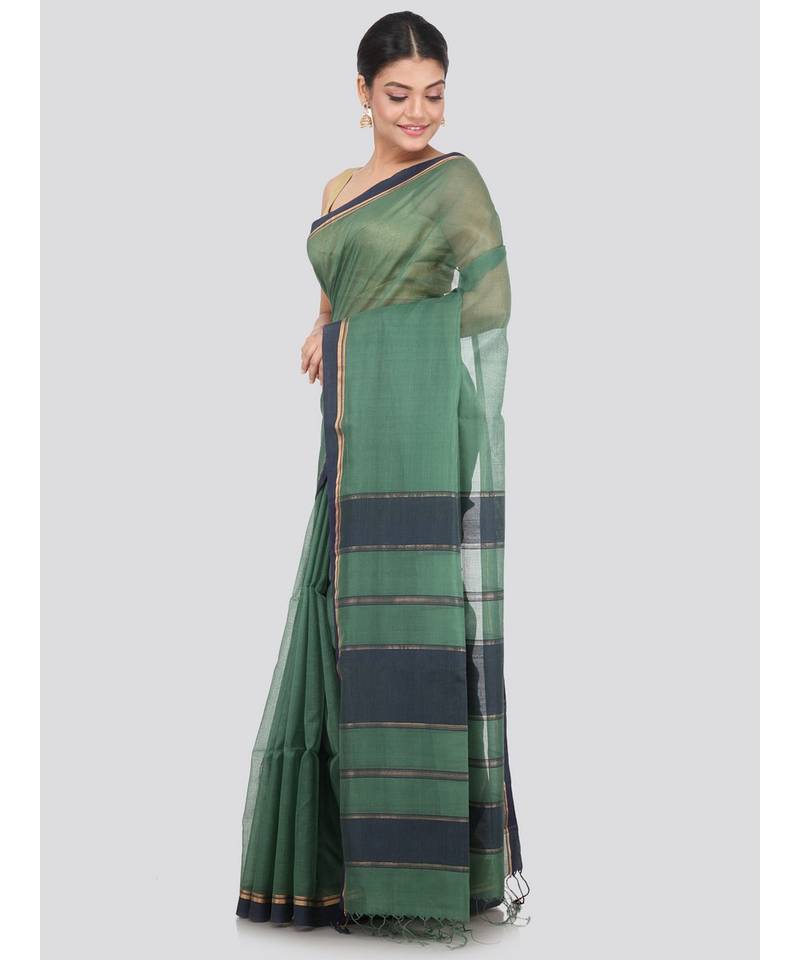 green Women s green hand woven handloom sarees With Blouse