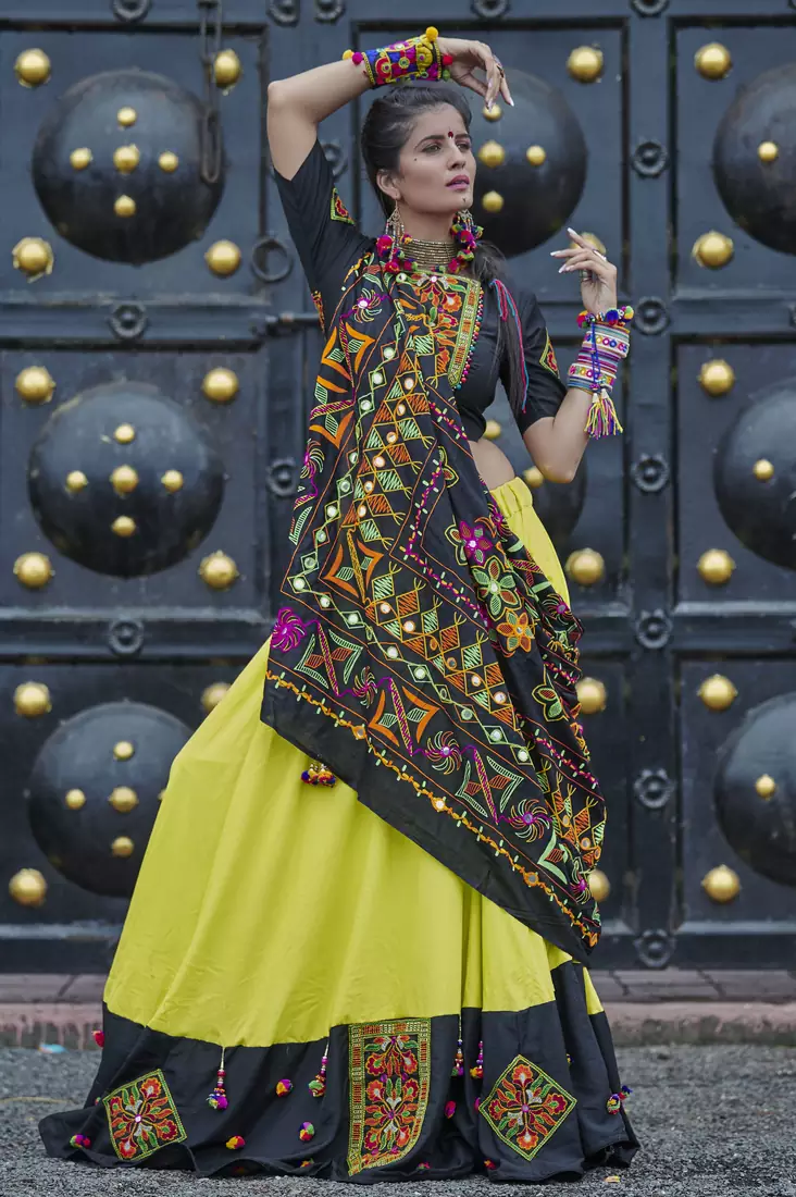 GREEN EMBROIDERED COTTON INDIAN TRADITIONAL FESTIVAL DANDIYA RAAS GARBA SEMI STITCHED NAVRATRI LEHENGA