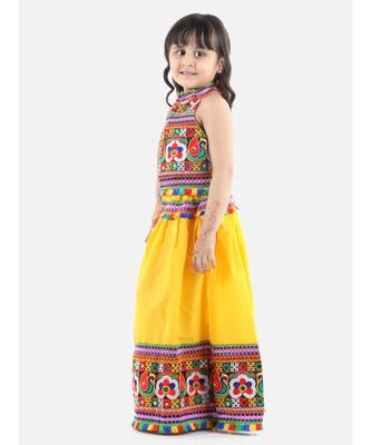 Yellow  Bandhani halter neck chaniya choli 4