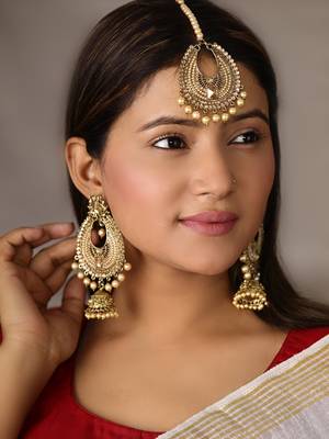 Gold maang-tikka 4