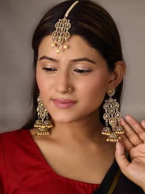 Gold maang-tikka 4