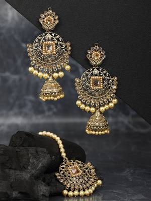 Gold maang-tikka 1