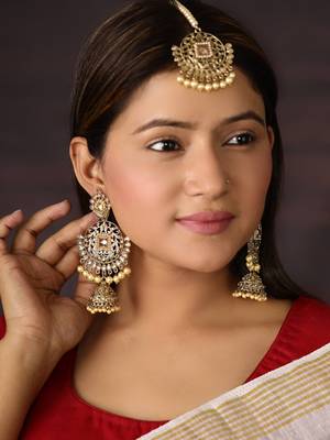 Gold maang-tikka 4