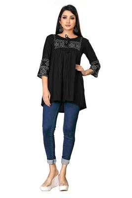 Women Black & Off White Geometric Tie-UP Neck A-Link Longline Top 1