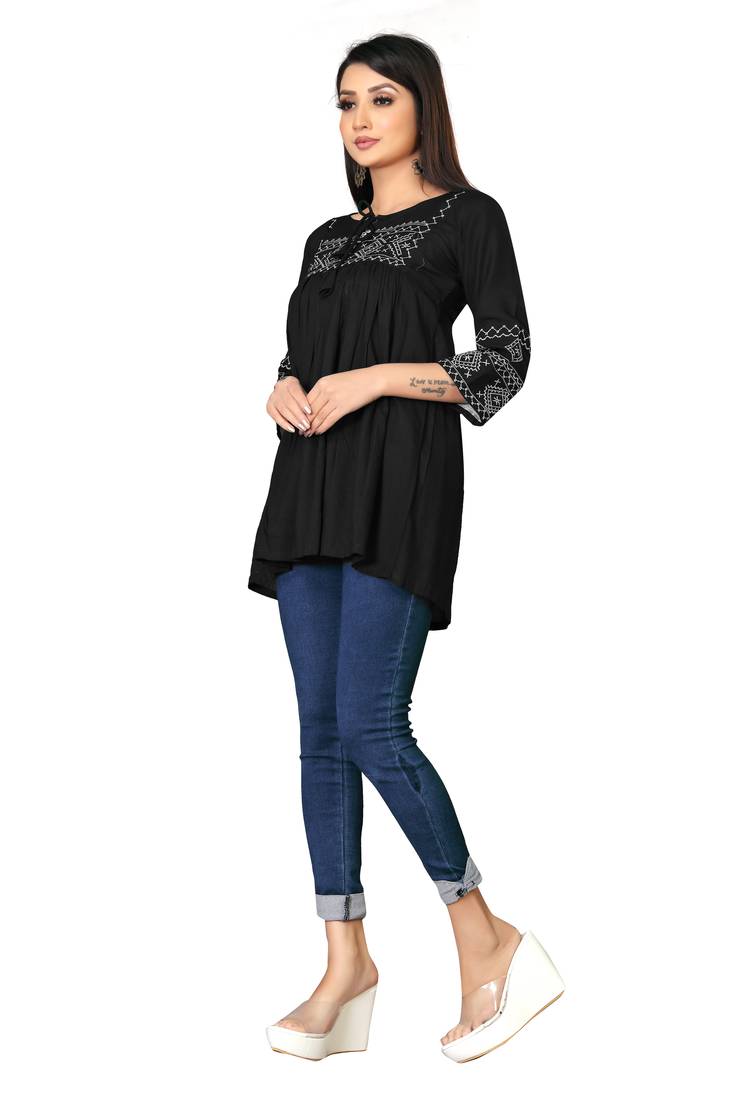 Women Black & Off White Geometric Tie-UP Neck A-Link Longline Top