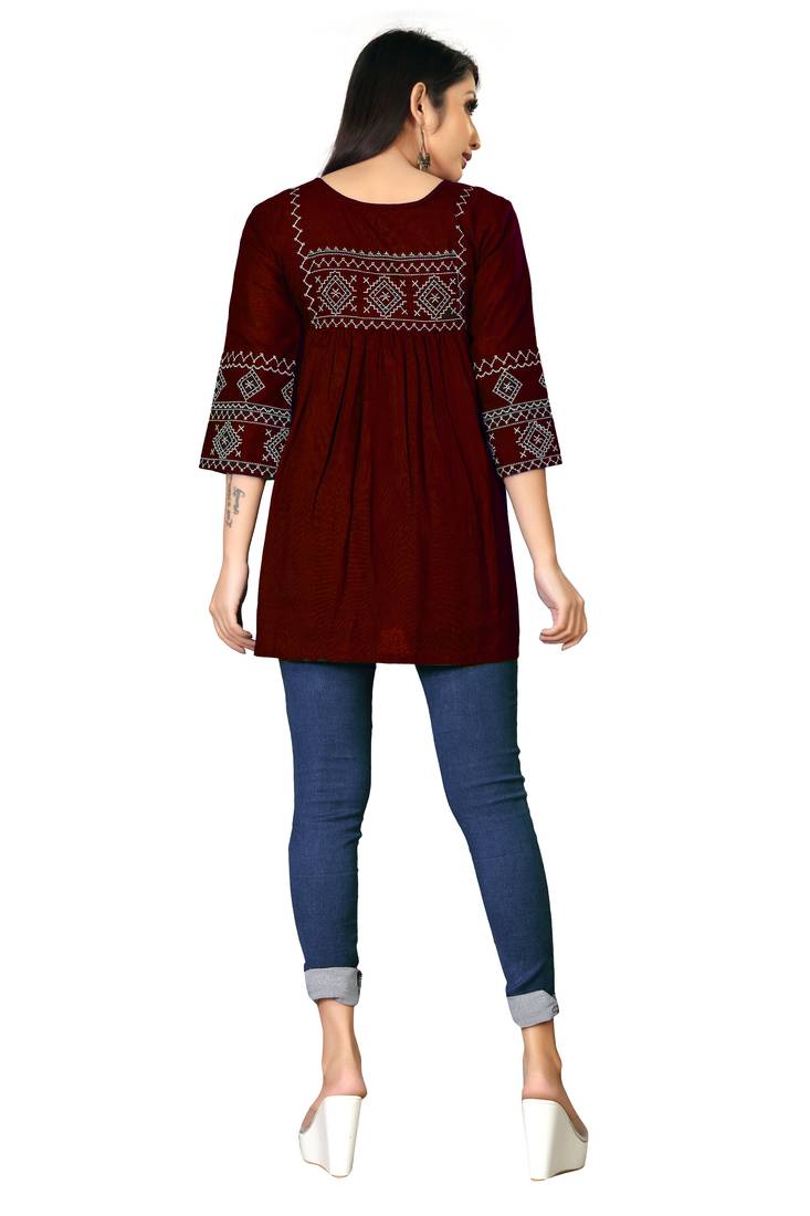 Women Maroon & Off White Geometric Tie-UP Neck A-Link Longline Top