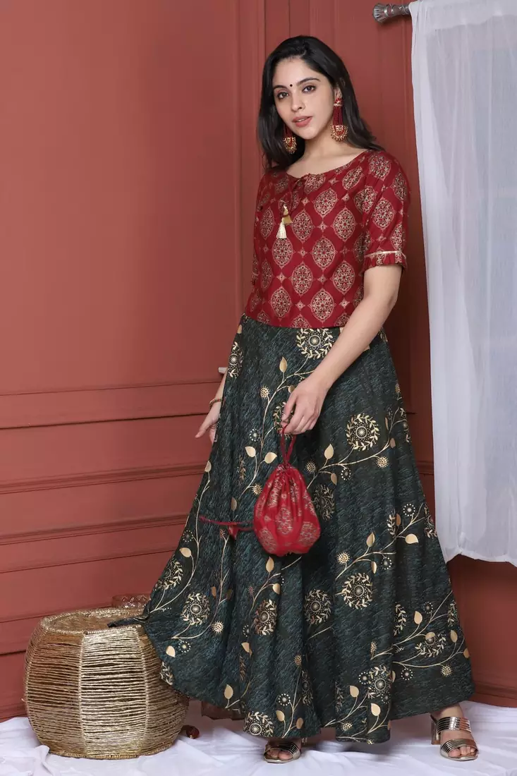 MAROON PRINTED CROP TOP WITH SKIRT AND POTLI