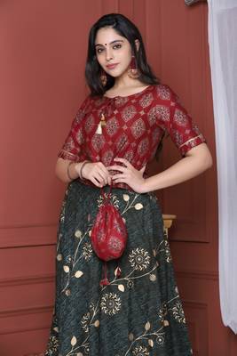 Maroon Printed Crop Top With Skirt And Potli 3