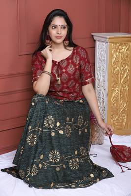 Maroon Printed Crop Top With Skirt And Potli 5