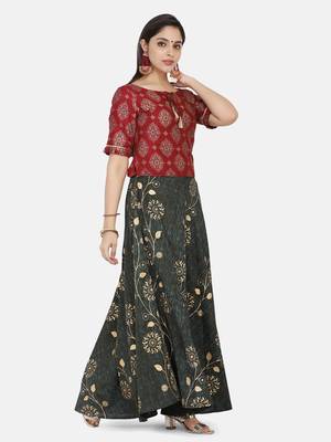 Maroon Printed Crop Top With Skirt And Potli 8