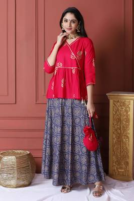 Pink Floral Printed Top With Skirt And Potli 1