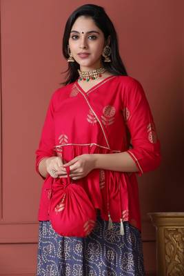 Pink Floral Printed Top With Skirt And Potli 4