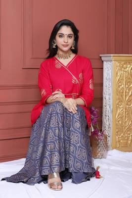 Pink Floral Printed Top With Skirt And Potli 7