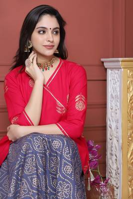 Pink Floral Printed Top With Skirt And Potli 8