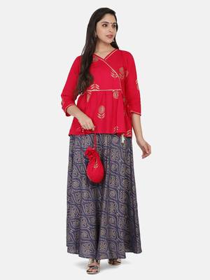 Pink Floral Printed Top With Skirt And Potli 9