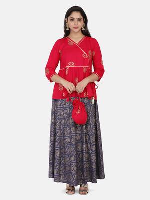 Pink Floral Printed Top With Skirt And Potli 12