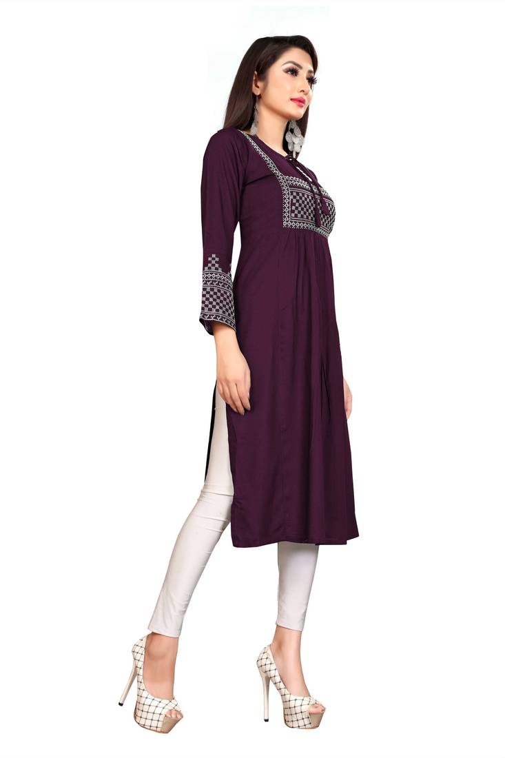 Women Wine & Off White Geometric Tie-UP Neck A-Link Longline Kurti