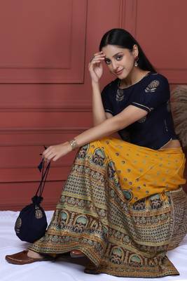 Navy Printed Crop Top With Skirt And Potli 5